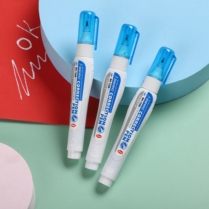 Amazon's best-selling correction fluid correction pen is a white student pen with a steel head. It has strong coverage and dries quickly Application Scenario