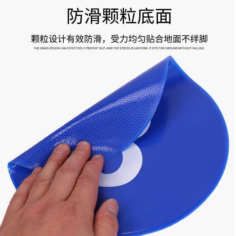 Colorful digital sign plate with green lawn ball net bag, plastic sports equipment Application Scenario