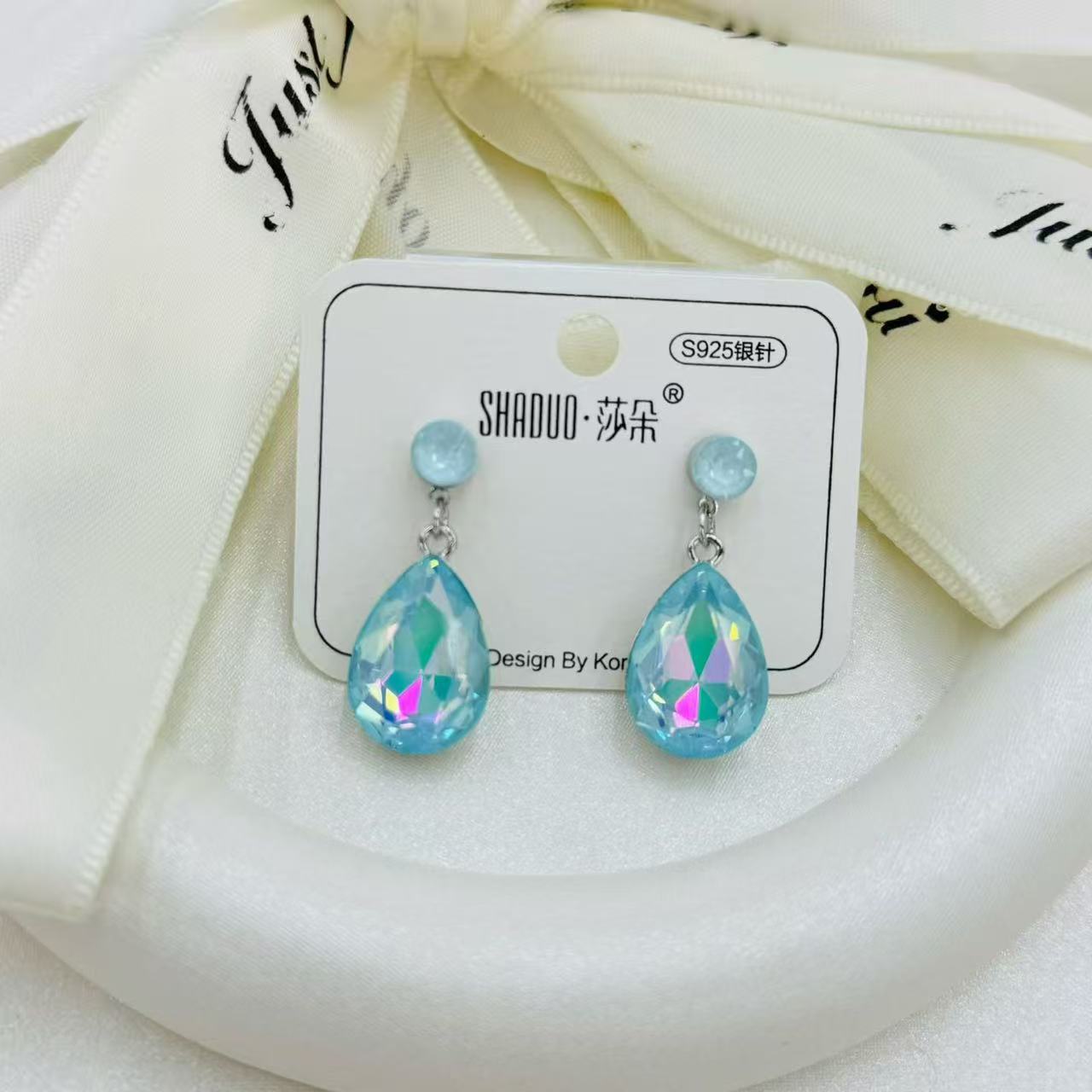 S925 aguja de plata gota de agua forma huazi pendientes para mujeres austria cristal orejas versión coreana simple temperamento versátil pendientes Specification image
