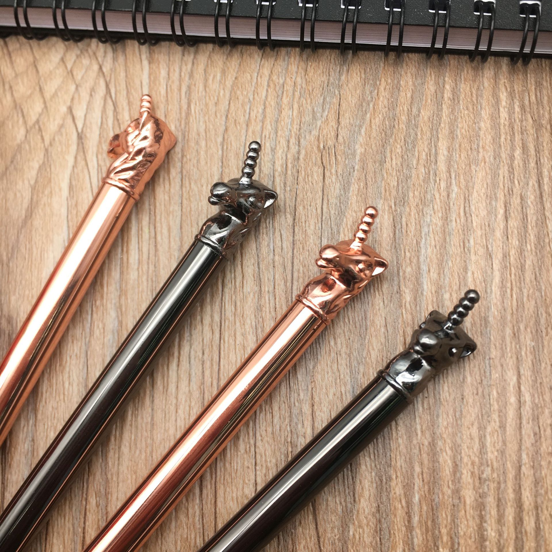 Beast head ballpoint pen, animal head metal pen, stationery advertising pen, student pen Application Scenario