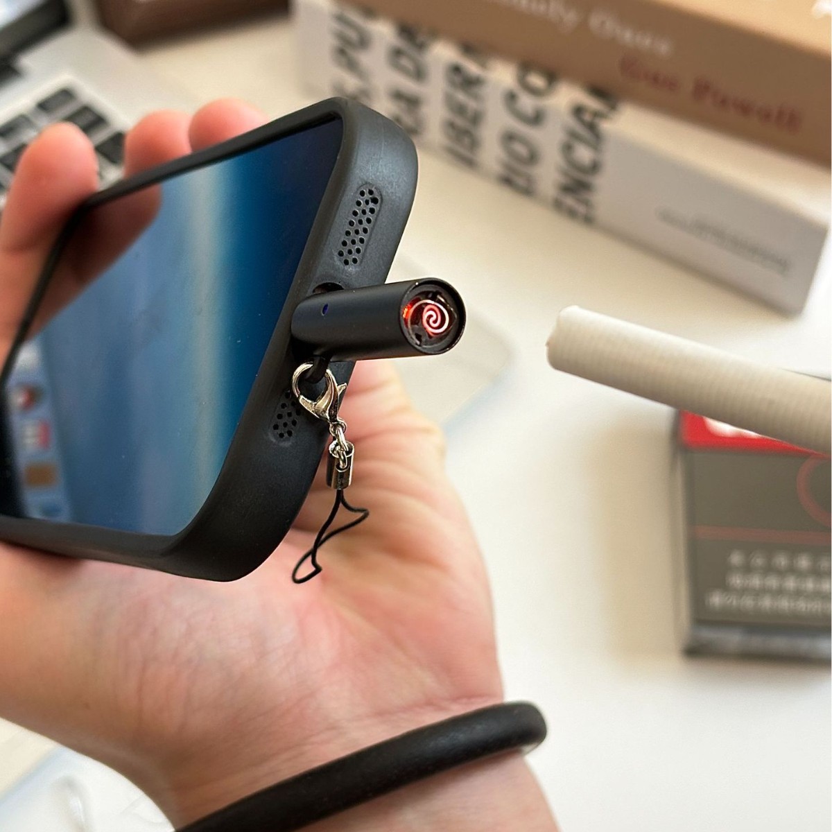 充电打火机、电子点烟器实物图