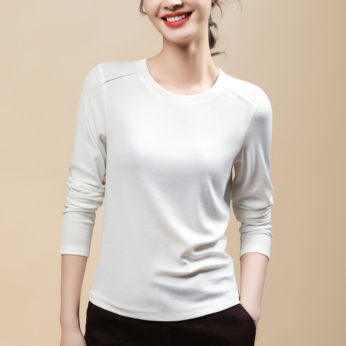 2025秋季新款莱赛尔天丝羊毛长袖t恤女显瘦上衣内搭后背线打底衫细节图