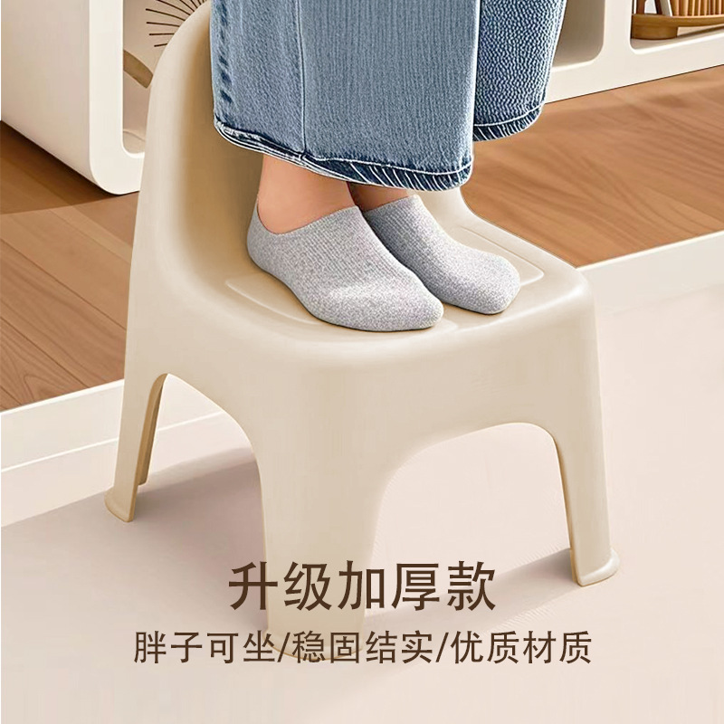 塑料桌椅实物图