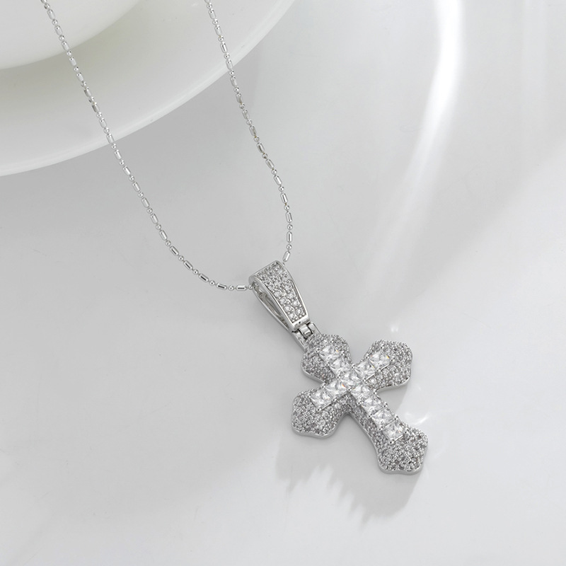 欧美风嘻哈饰品十字架铜镶嵌锆石吊坠锁骨链跨境个性时尚百搭项链细节图
