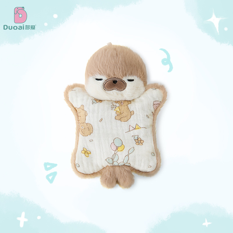 A new type of bean bag seal plush toy backpack with decorative key clasp and exquisite hand puppetry