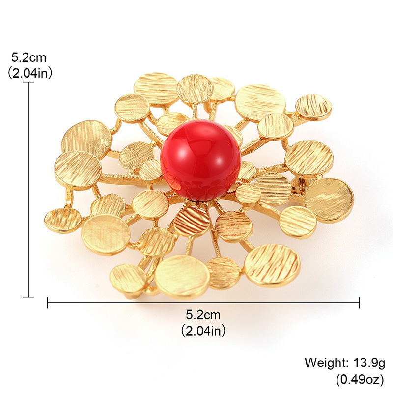New elegant red sunflower brooch, women's snowflake brooch, retro metal French light luxury high-end brooch accessory Application Scenario