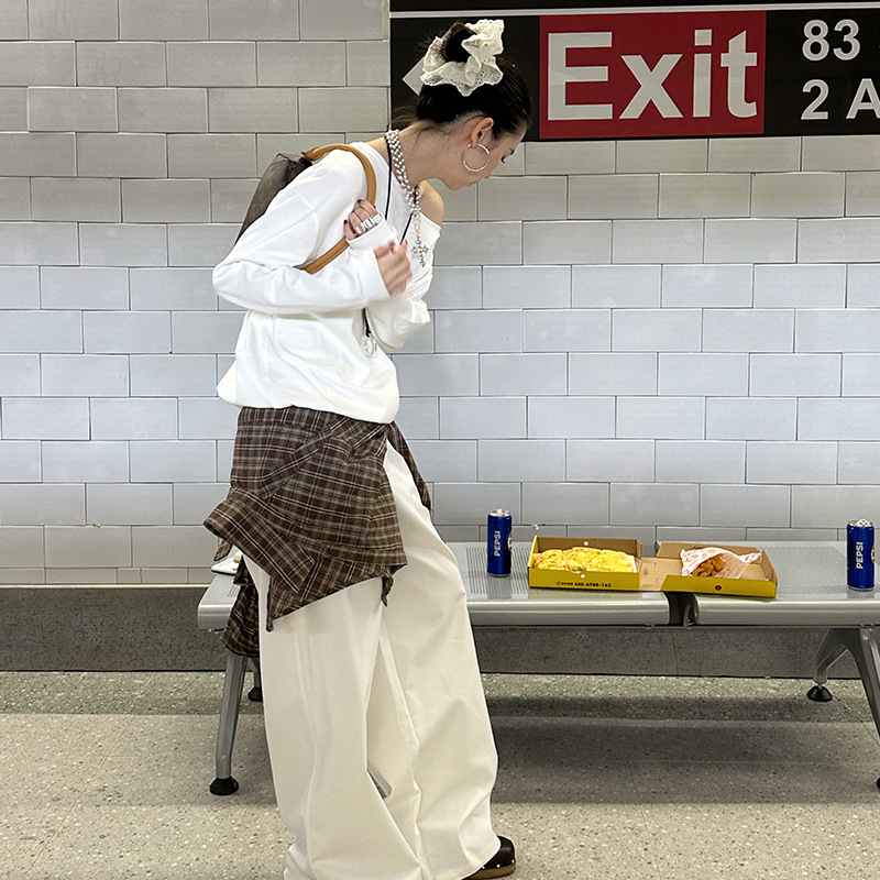 MMFISH trendy street off-the-shoulder casual design embroidered heart loose top T-shirt, laid-back hoodie 24T359 details Picture