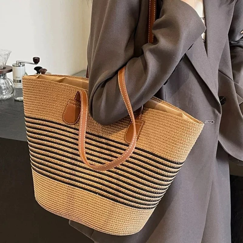 National Trend 2025 New seaside woven bag, beach straw woven bag, single-shoulder French country vacation style, large capacity, women's summer details Picture