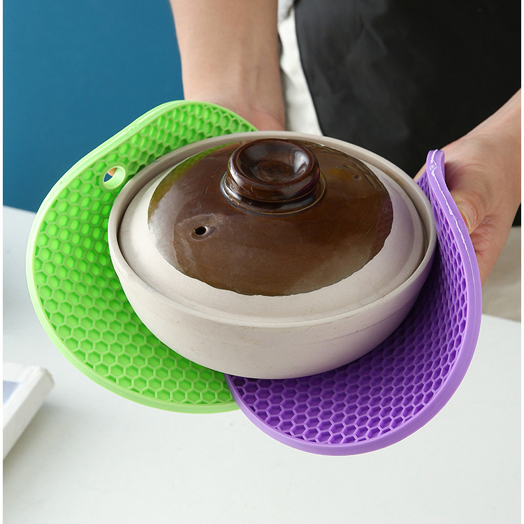 Silicone coasters, heat-insulating pads, household dining MATS, bowl MATS, hot pot pads, bowl MATS, plates, high-temperature resistant table MATS Application Scenario