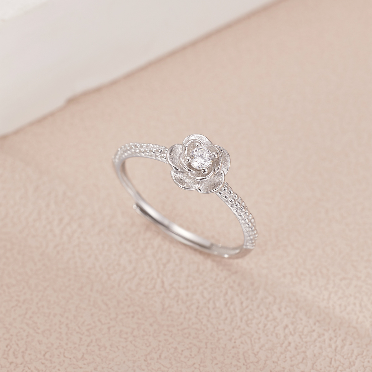 A simple and elegant traditional Chinese trend retro flower ring, silver zircon rose ring for women details Picture