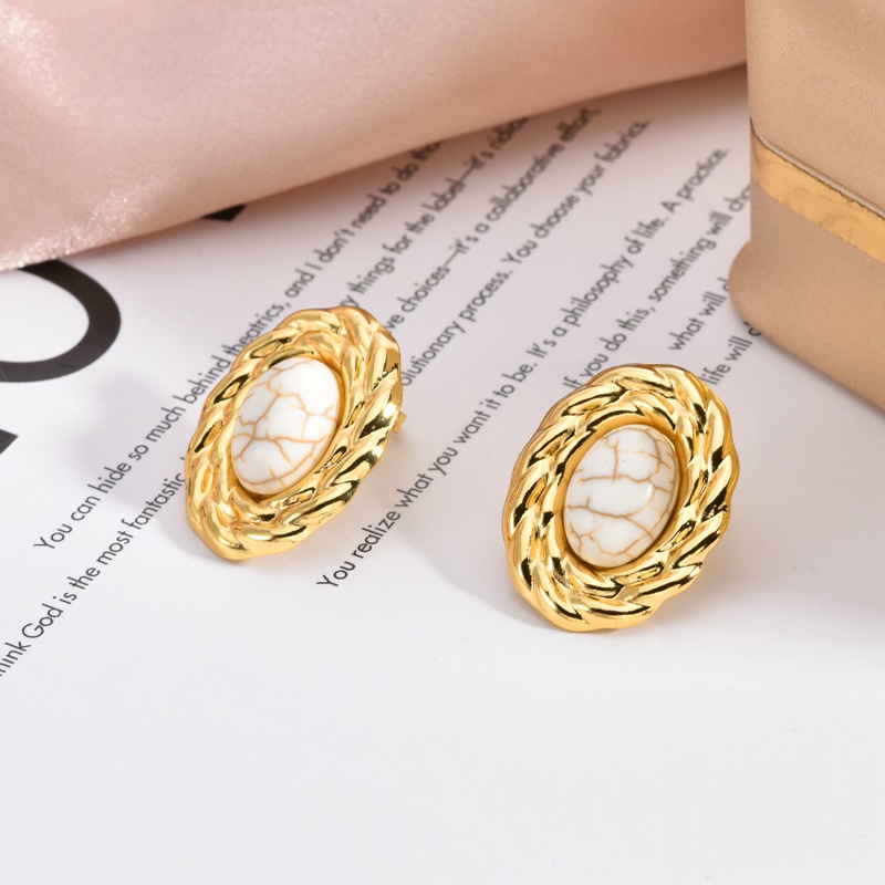 European and American cross-border retro flower stud earrings for women, a niche and high-end bestseller on Instagram, turquoise earrings, a unique and elegant ear accessory details Picture