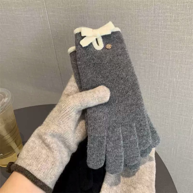 手套女冬季新款蝴蝶结分指羊毛手套防寒保暖可触屏学生骑行加厚潮