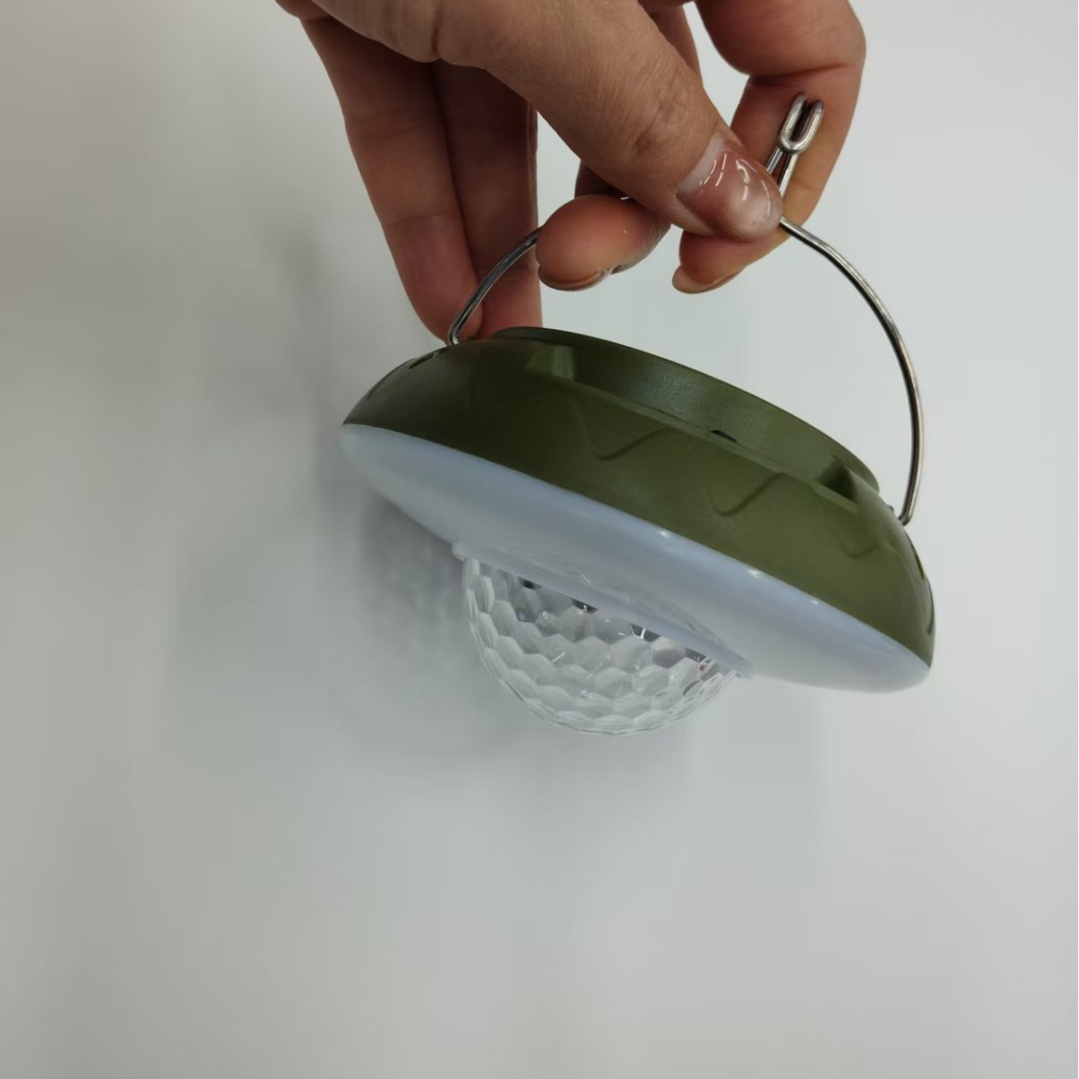 New solar-powered camping stage light, LED rechargeable lithium battery camping atmosphere light, outdoor portable light