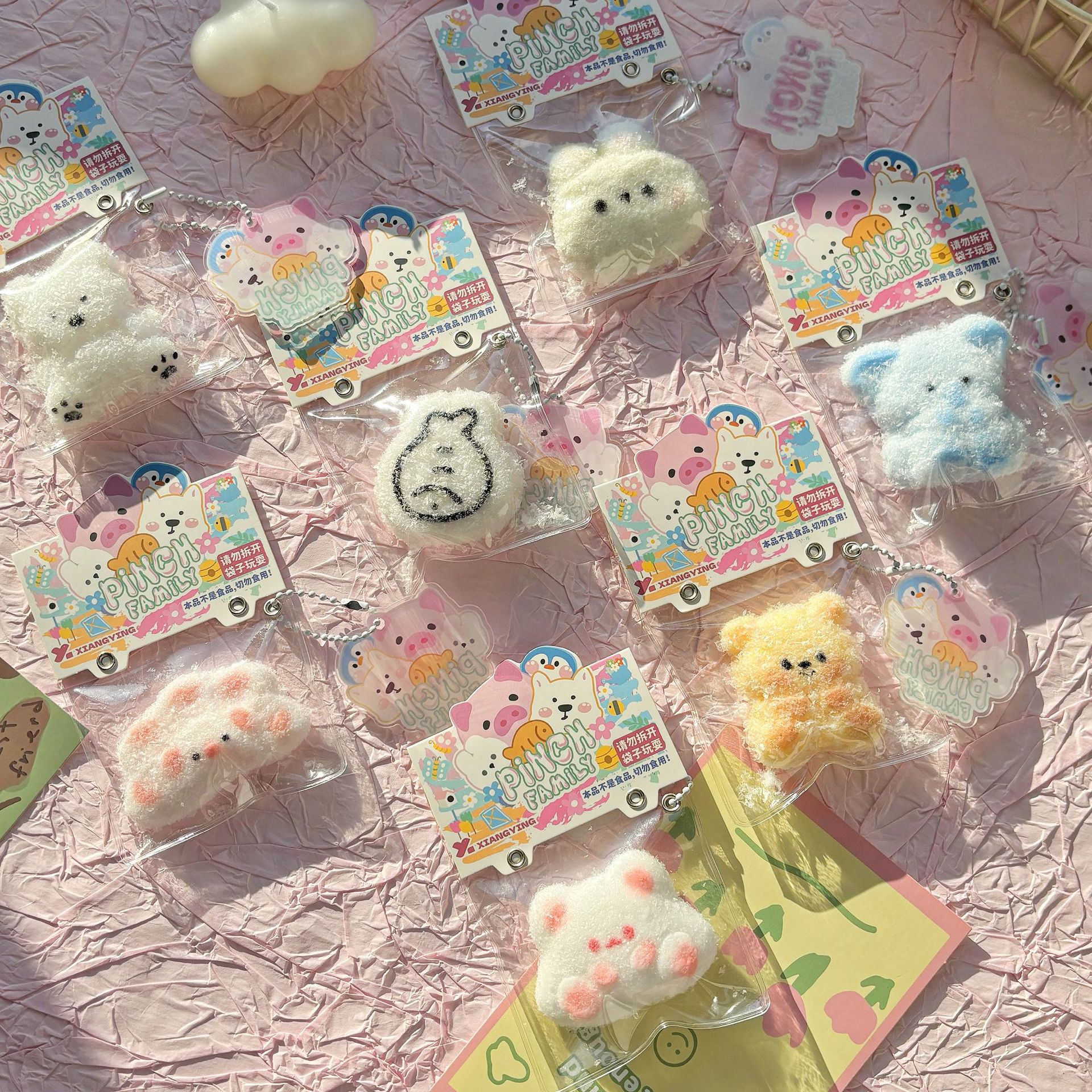 Food-grade silicone small pendant, Squeeze Fun stress-relieving toy, stress-relieving toy Squeeze Fun supermarket edition 24-piece color box Application Scenario