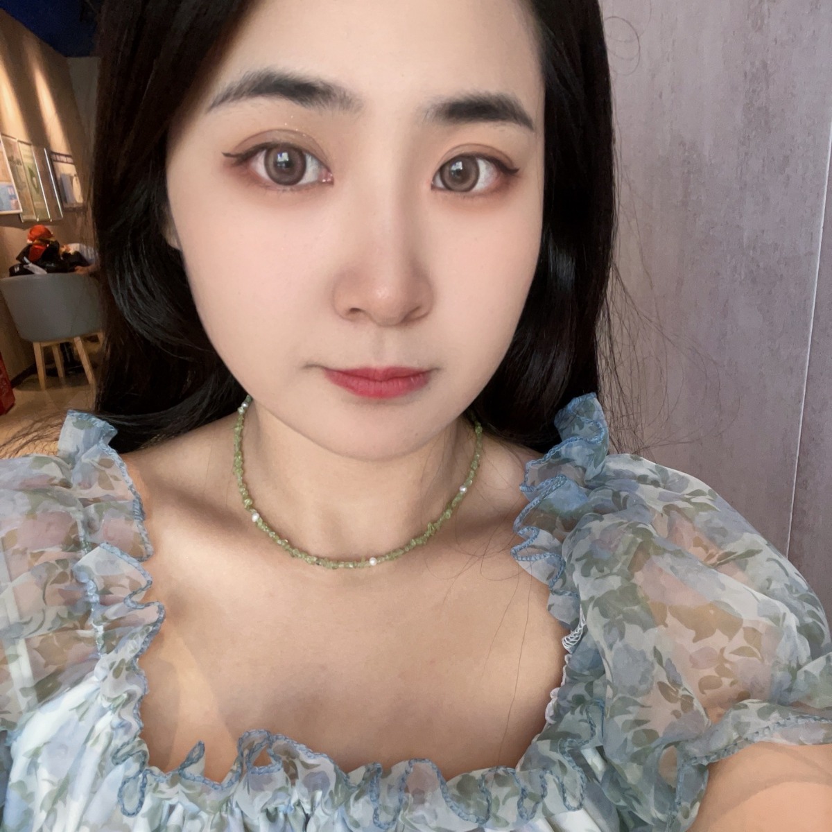 Irregular green natural crushed stones, natural freshwater pearl necklace, Bohemian beach casual style, natural Application Scenario
