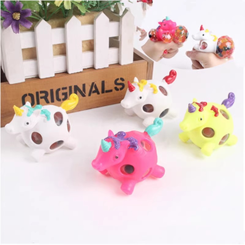 Novel and creative unicorn stress-relieving ball, colorful beads, pinching fun children's gift, stress-relieving grape ball toy Application Scenario