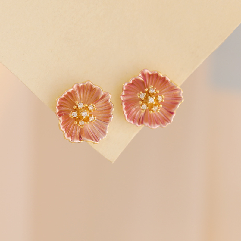 Wholesale of new autumn and winter multi-color gradient flower ear studs for women, French forest style, gentle and elegant, high-end ear studs Specification image