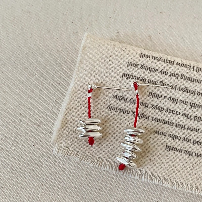 Exquisite and simple asymmetrical red string silver pendant earrings with a feminine artistic style and a new Chinese-style niche design Specification image