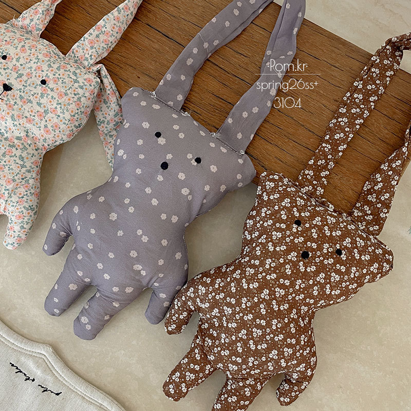 Spring new Korean style Instagram rabbit doll children's hand-held creative bag, cute baby hand-held hanging bag decoration details Picture