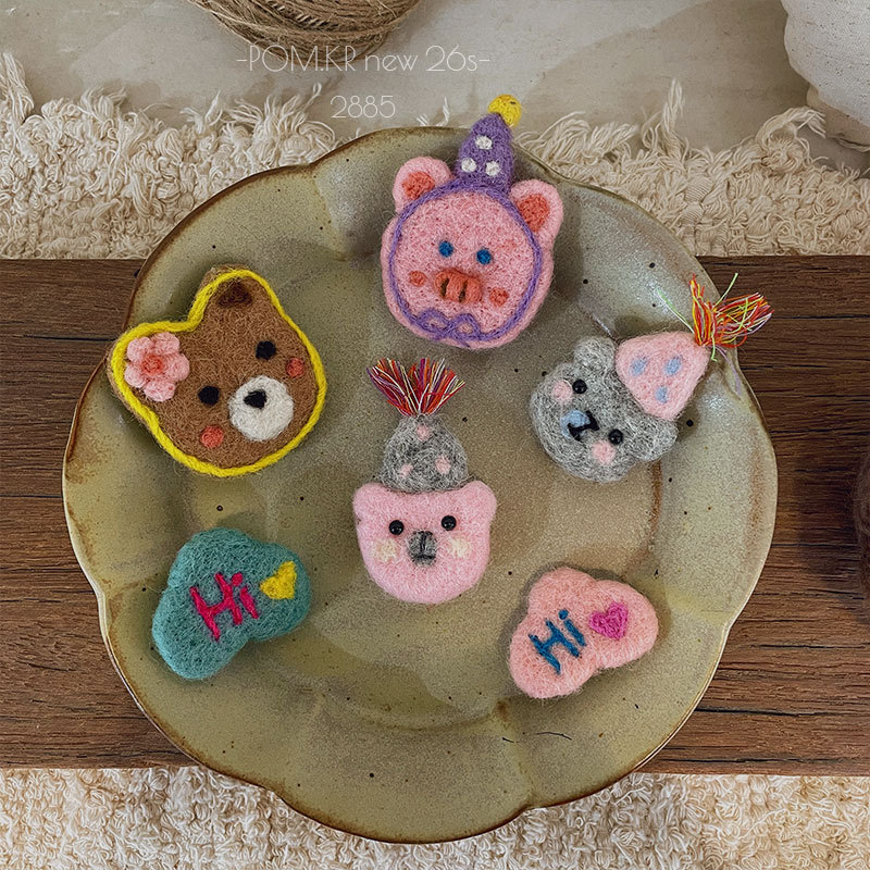 Felt handmade ornaments, felt small animal cloud pendants, creative and cute handicrafts, gifts and decorations Specification image