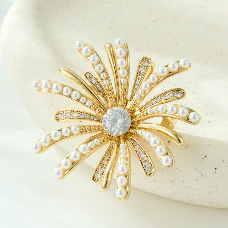 轻奢高级感星芒烟花胸针原创设计铜合金真金电镀镶锆石仿珍珠别针