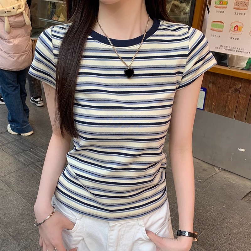 This is a new retro color-blocking striped short-sleeved T-shirt with a unique design sense for the summer of 2025. It is a versatile top for women to slim and look good details Picture
