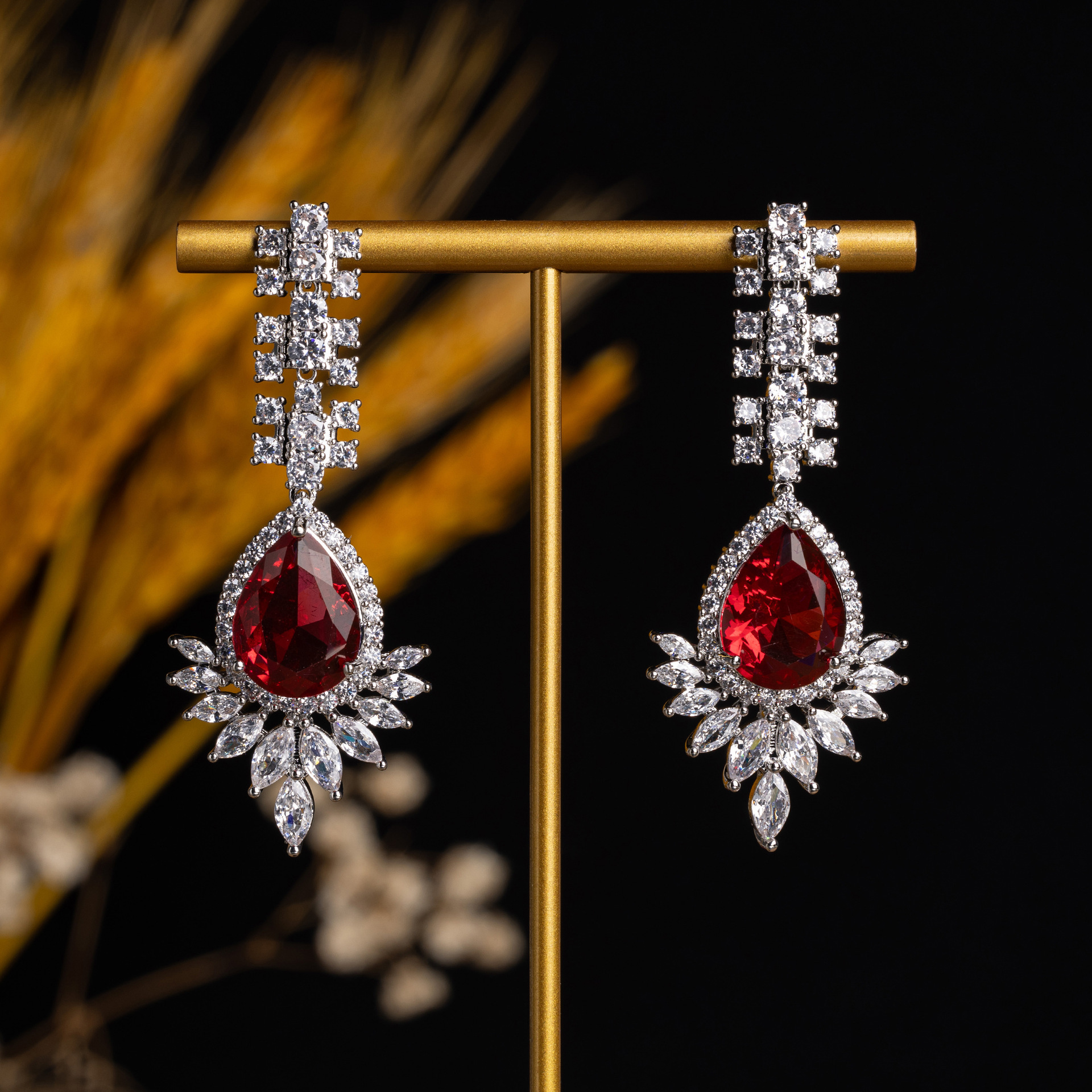 Estilo europeo y americano ins retro gota de agua zircon pendientes de alta calidad sentido borla clip de oído de lujo largo cross-border blast LY30325 gtisha banquete vestido joyería joyería de moda al por mayor