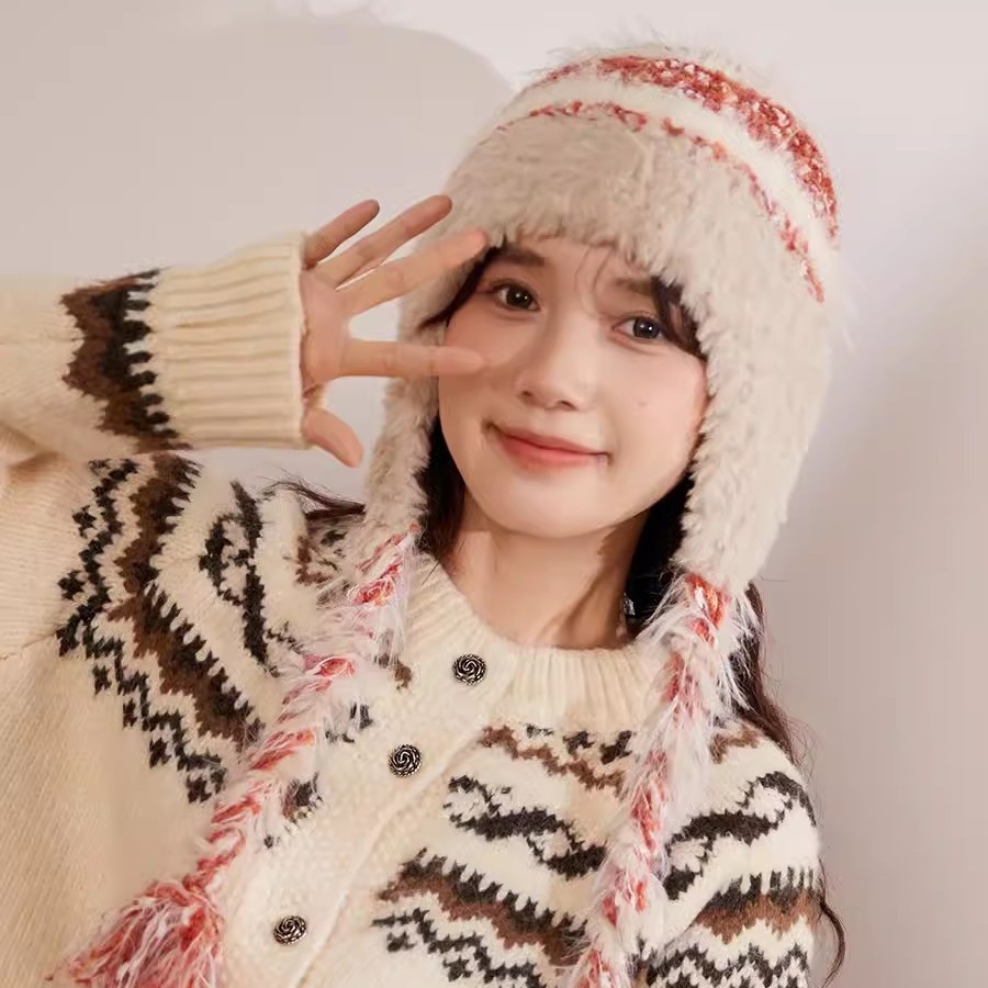 Autumn and winter hats for girls, cute knitted Lei Feng hats, warm and cold-proof, fringed ear-protecting, woolen, Japanese and Korean style braided hats Application Scenario