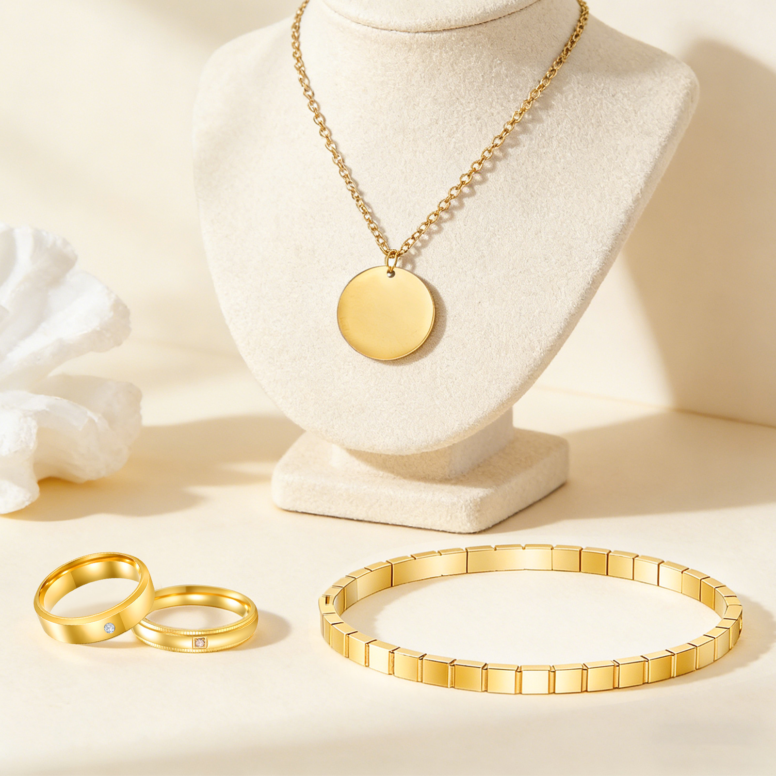 Three fashionable stainless steel rings, bracelets and necklaces with diamond-encrusted designs for cross-border European and American women