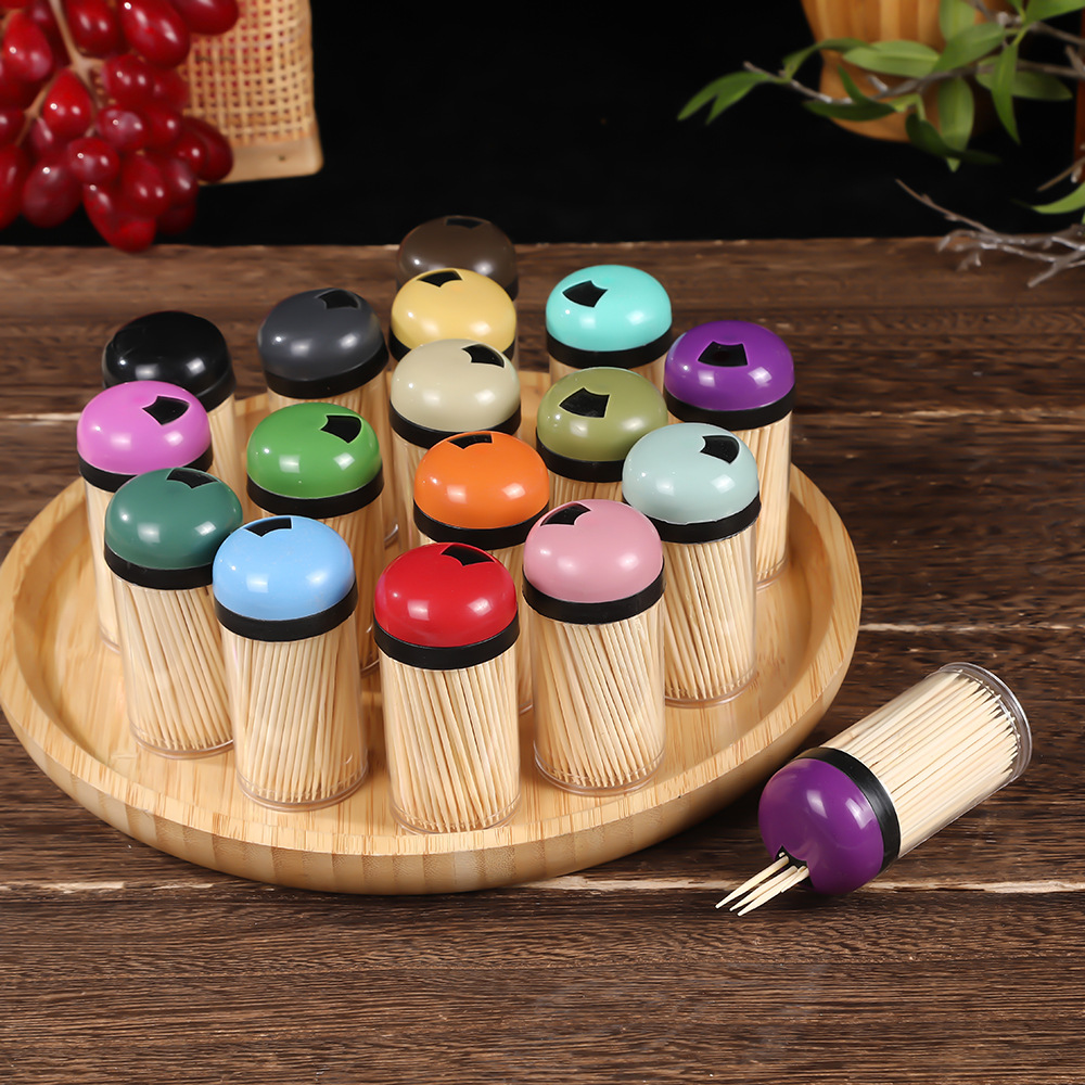 Simple and fashionable disposable wooden box labels, portable ultra-fine bamboo toothpicks, home and hotel double-ended fruit labels Application Scenario