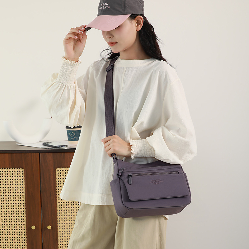 Large-capacity crossbody bag, multi-layer single-shoulder bag, mother's crossbody bag, women's lightweight waterproof fabric bag details Picture