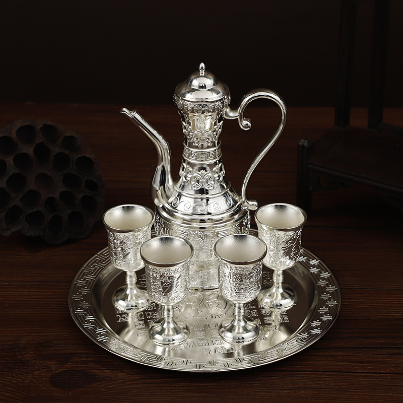 غلاية من الفضة تحتوي على قاريط نبيذ من الطراز الصيني القديم details Picture