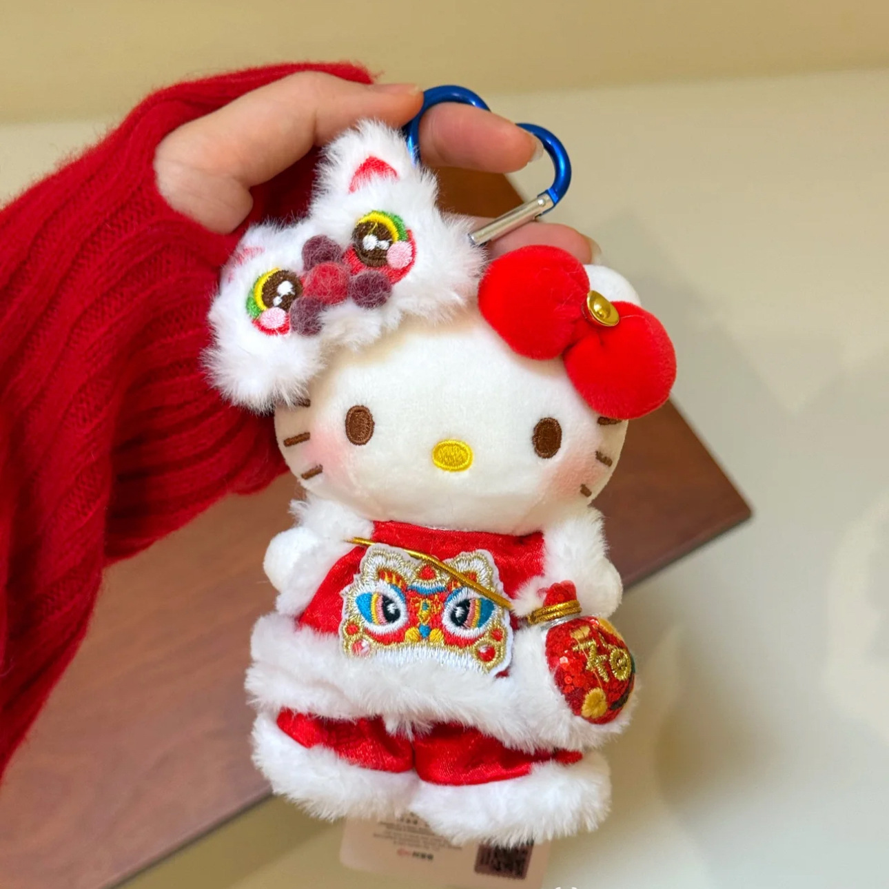 Only in stock of clothes for sale: New Year's baby clothes 10CM doll figurines, kt replacement New Year's festive lion dance set, Kitty blind box figurines, Spring Festival clothes, star people plush figurines, clothes full figure