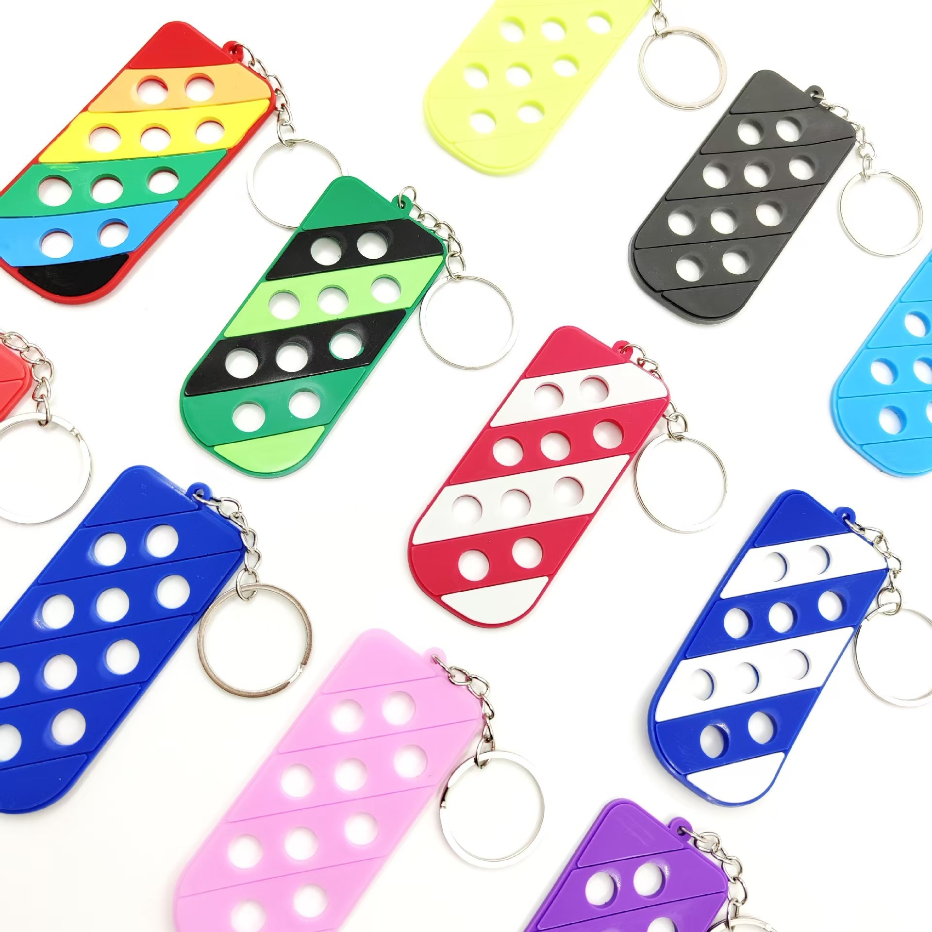 Cross-border best-selling PVC soft rubber keychains with holes, personalized bag pendants, keychains with hole boards, diy shoes, flower shoe buckles Application Scenario