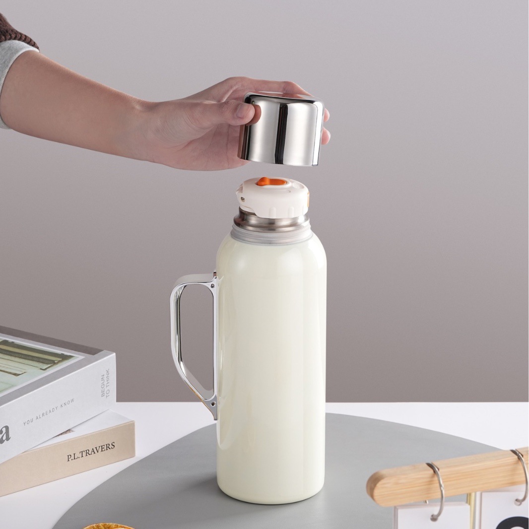 New high-appearation-level family heiring-style teapot, 316 stainless steel insulated teapot, portable large-capacity tea-water separation stewed teapot, business details Picture