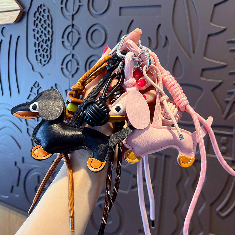 创意简约miu系PU皮革腊肠小狗手绳钥匙扣包包挂件情侣钥匙链挂饰