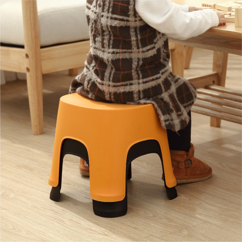 Adult low stools, shoe-changing small stools, household plastic children's bathroom bathing small stools, wholesale toilet stools and chairs Specification image
