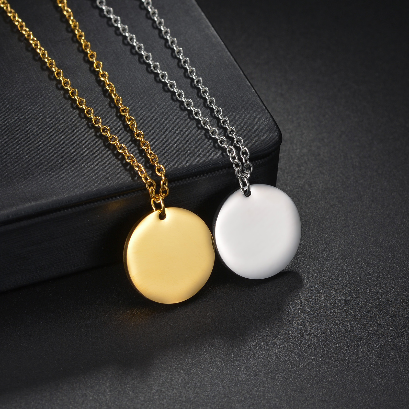 2024 European and American popular fashion simple pendant stainless steel O-shaped women's necklace with laser LOGO