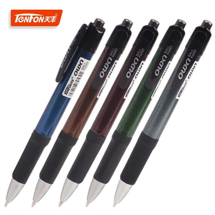 Export triangular sheath ballpoint pen, plastic jumping spray paint ballpoint pen 579C, advertising gift oil pen