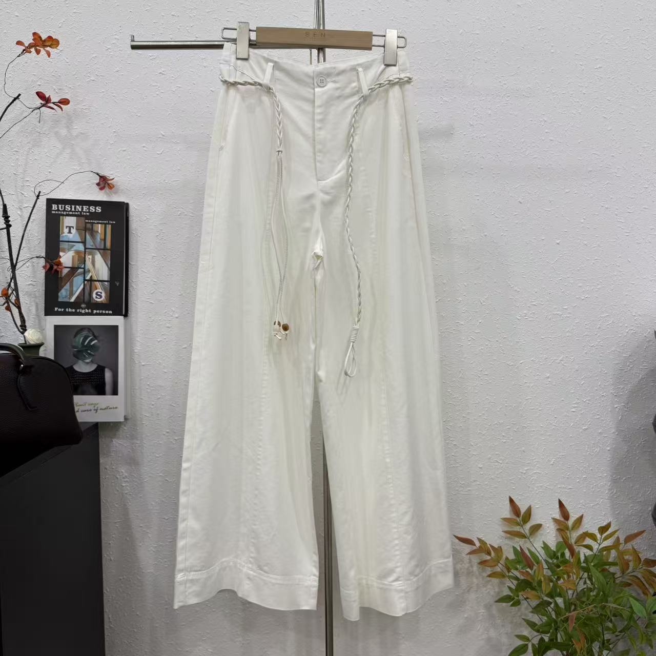 New Korean-style loose casual pants with a design sense, straight-leg, laid-back style wide-leg pants details Picture