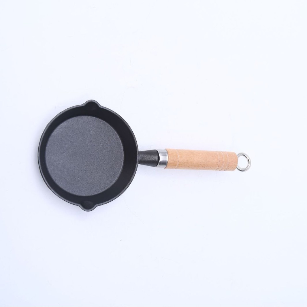 Explosivo mini plancha para desayuno frittla con mango de madera hierro fundido pulido con aceite pequeña olla antioxidación olla de hierro antiadherente Application Scenario