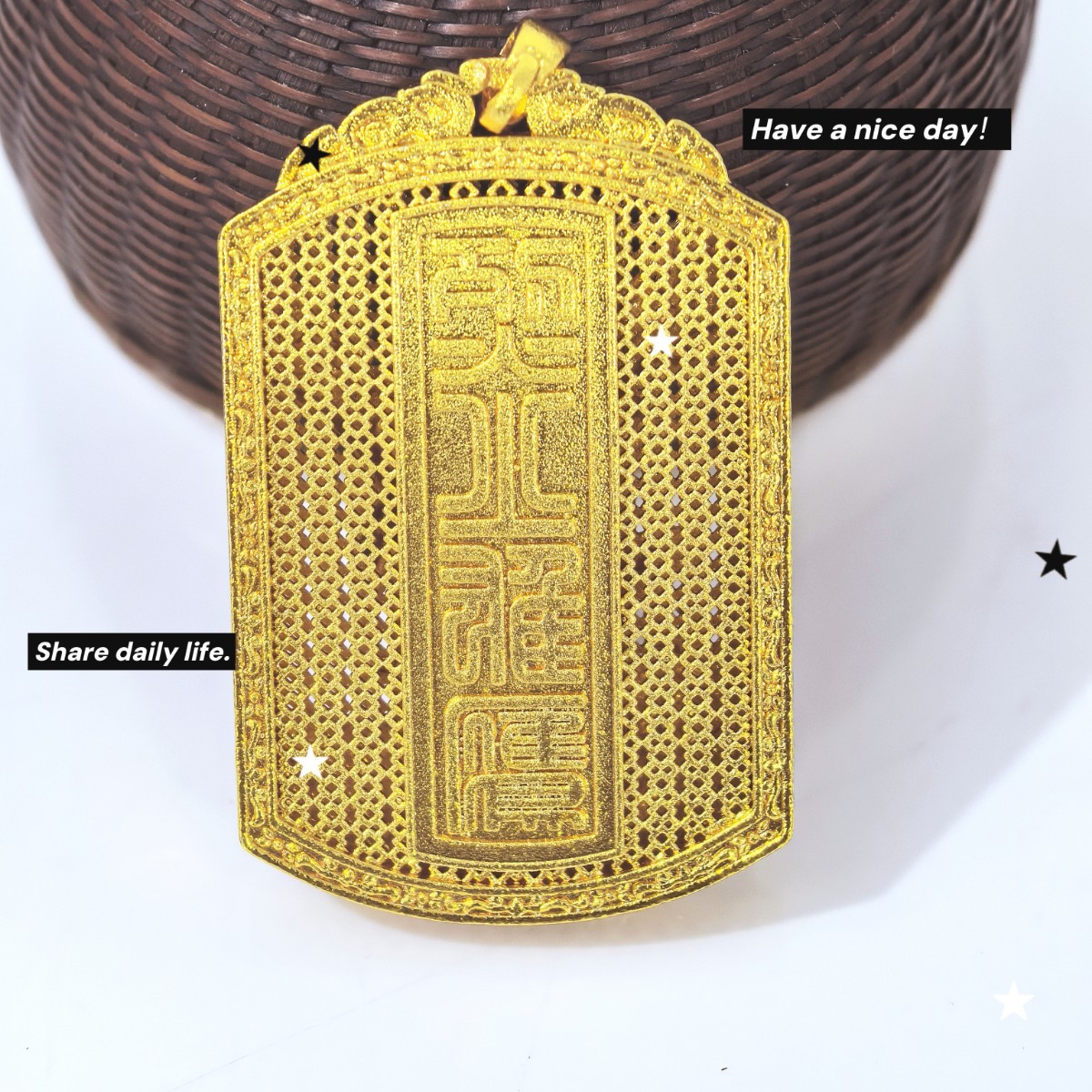 Ancient-style sand gold pendant, the same style as the gold store necklace, is a grand and versatile pendant Application Scenario