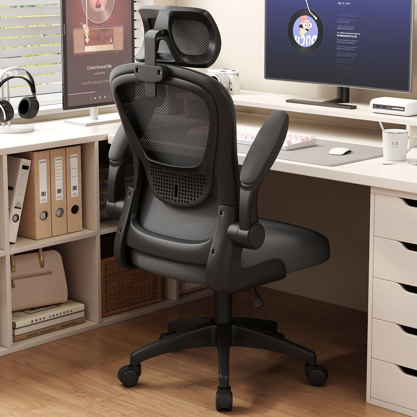 Star Factory wholesals ergonomic chairs, gaming sofas, home long-sitting gaming chairs, study chairs, writing chairs, learning chairs, conference chairs and office chairs