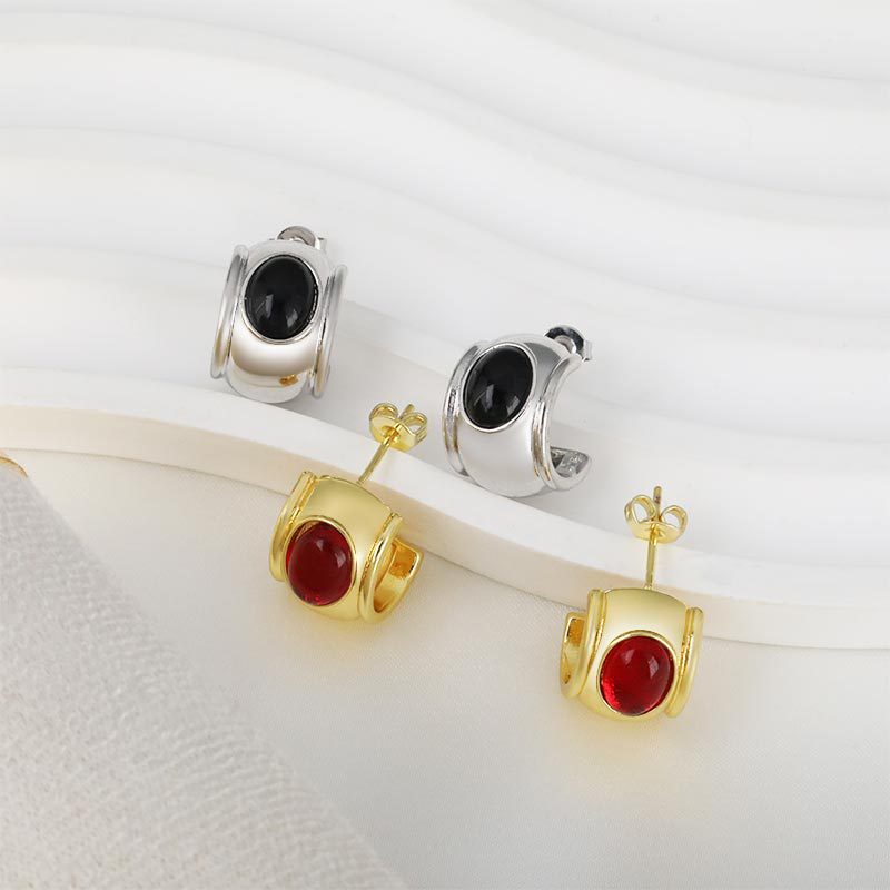 Cross-border trend, retro stud earrings, women's red fashion, versatile and elegant earrings, light luxury, niche zircon earrings
