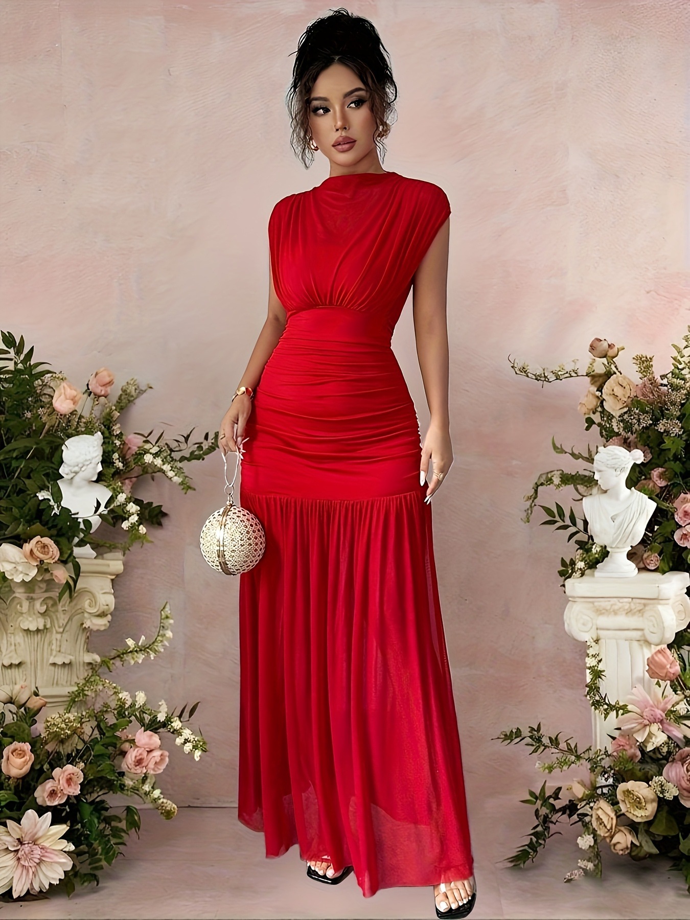 A new fashionable and elegant red boat-neck sleeveless, sexy, cut-out mesh pleated, waist-cinching long dress for ladies Application Scenario