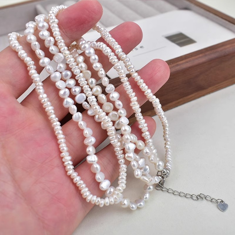 Elegant French fashion choker collarbone chain 925 silver, high-end and stylish, double-layered twist chain necklace for women Application Scenario