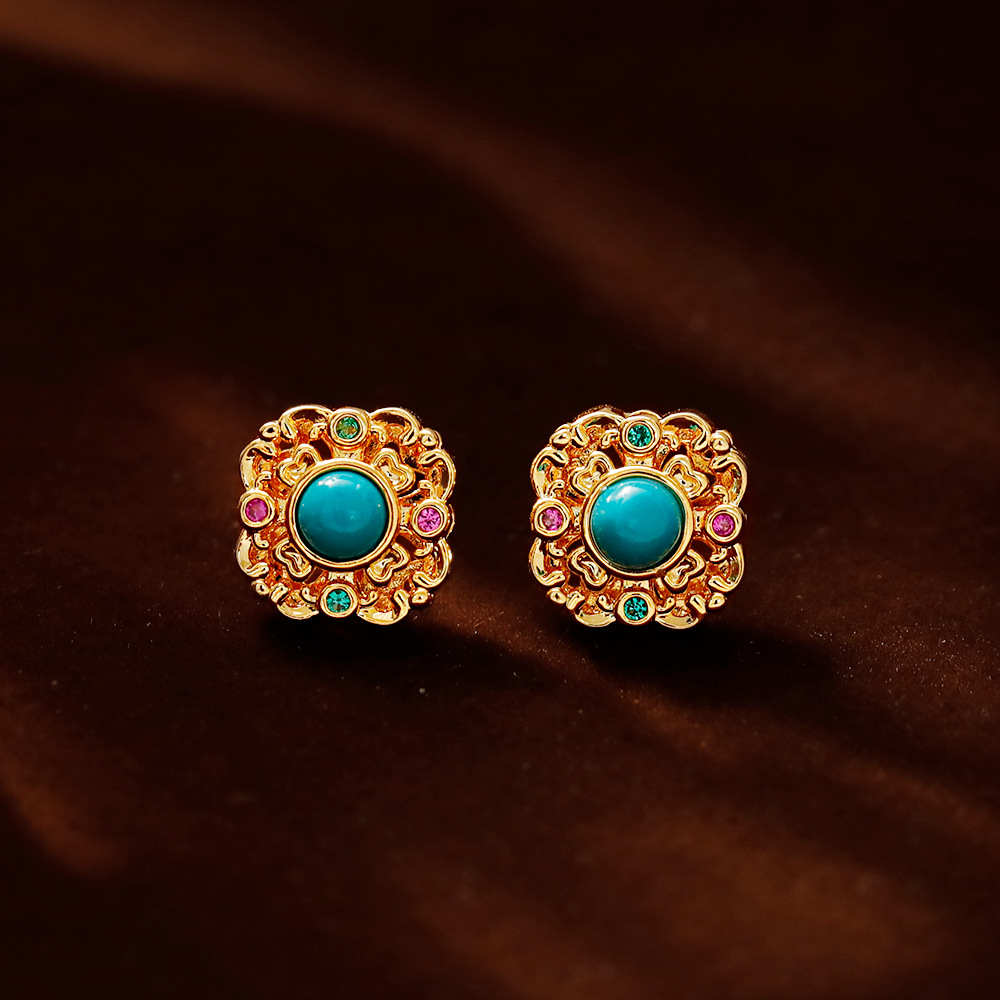 Hyacinth's original retro Hong Kong-style turquoise square stud earrings are a niche design hit on Douyin in 2025