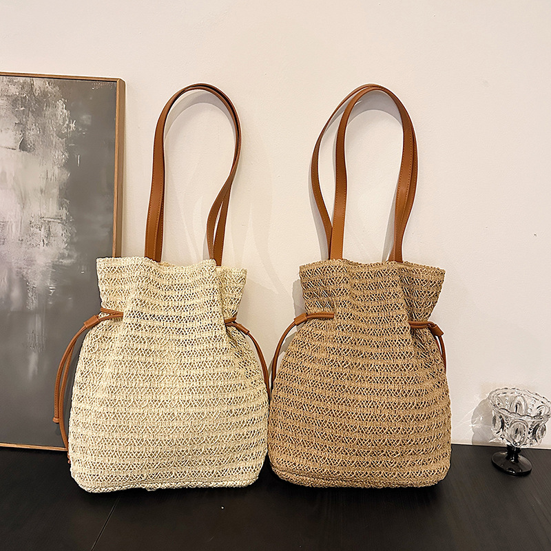 Cross-Border Straw Woven Bag, Laid-Back Style Woven Single-Shoulder Bag For Women, New Large-Capacity Drawstring Handbag, Fashionable, Trendy And Personalized Bag, Women's Handcrafted Straw Woven Bag