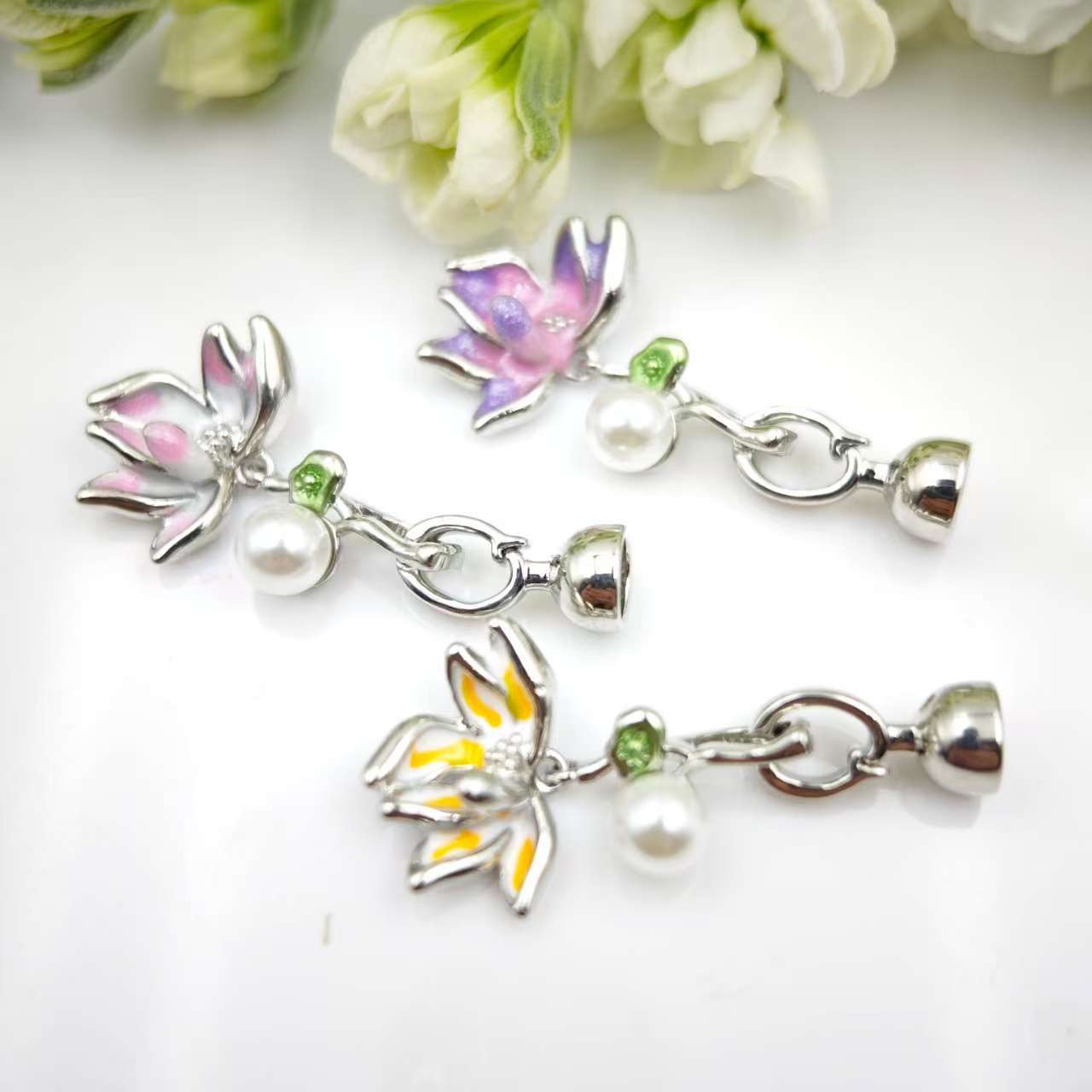 Pearl necklace buckle, natural pearl oil painting style water lily end buckle, connecting buckle, mother-and-child buckle, sweater chain diy accessories Specification image