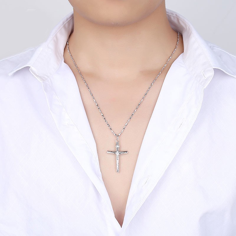A popular cross-shaped simple geometric pendant necklace for cross-border European and American trade, suitable for both men and women with color-preserving electroplated copper necklaces Application Scenario
